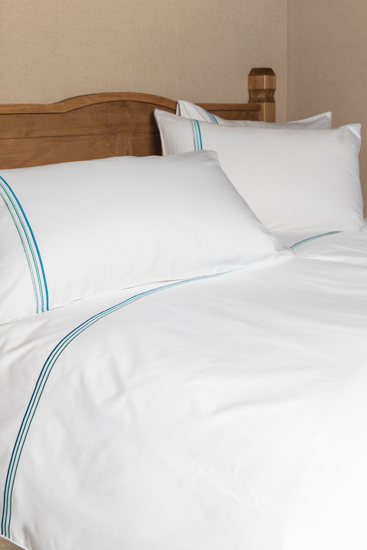 Aqua Blue Cord 400TC Bedding by Beaumont & Brown