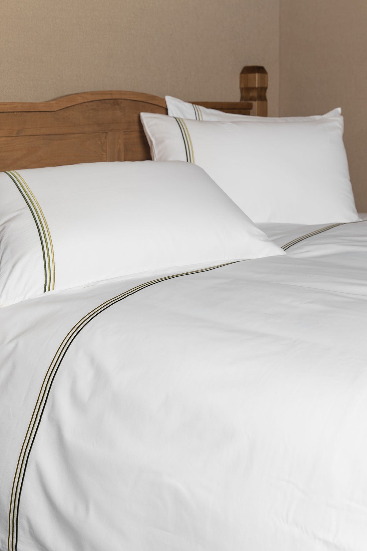 Forest Green 3 Cord 400TC Bedding by Beaumont & Brown