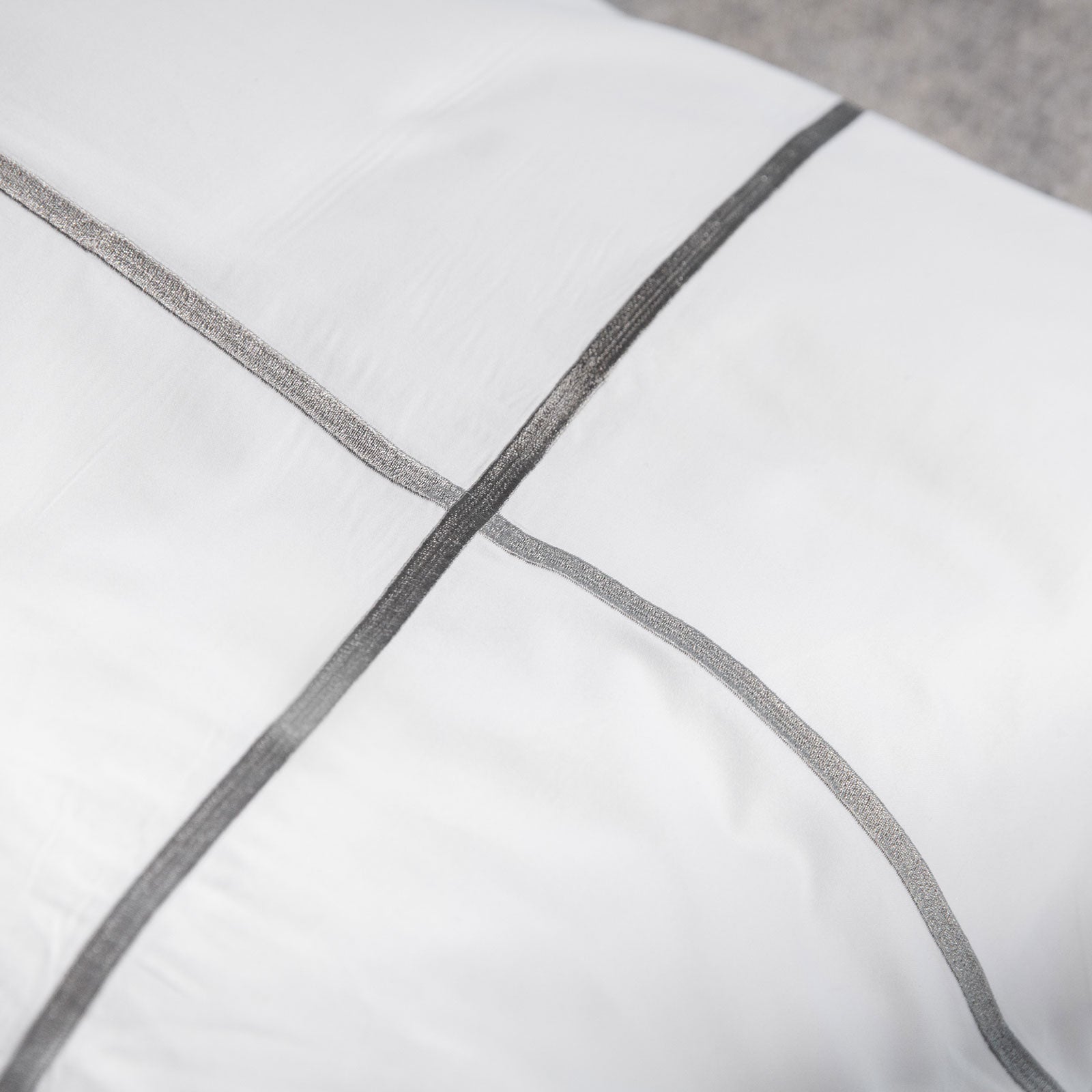 Grey Cross Border 400TC Pillowcase detail