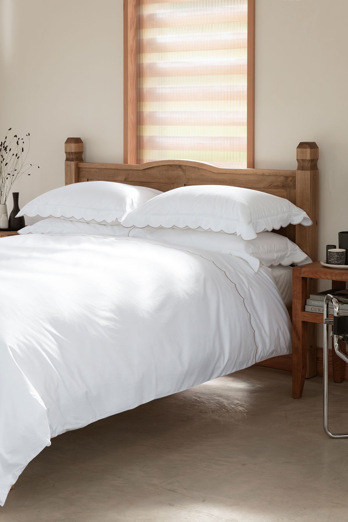 Cashmere Stone Scallop Edged 400TC Bedding Set by Beaumont & Brown