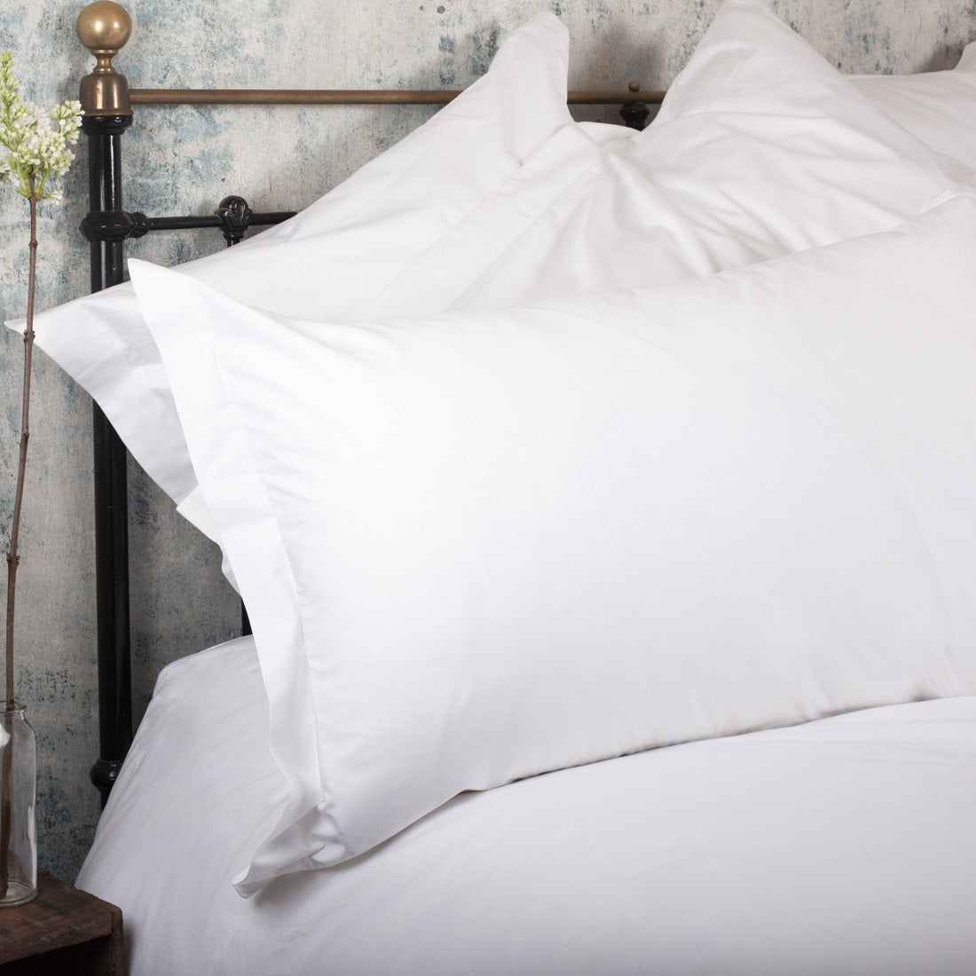 Luxury Plain White Oxford Pillowcases Beaumont & Brown
