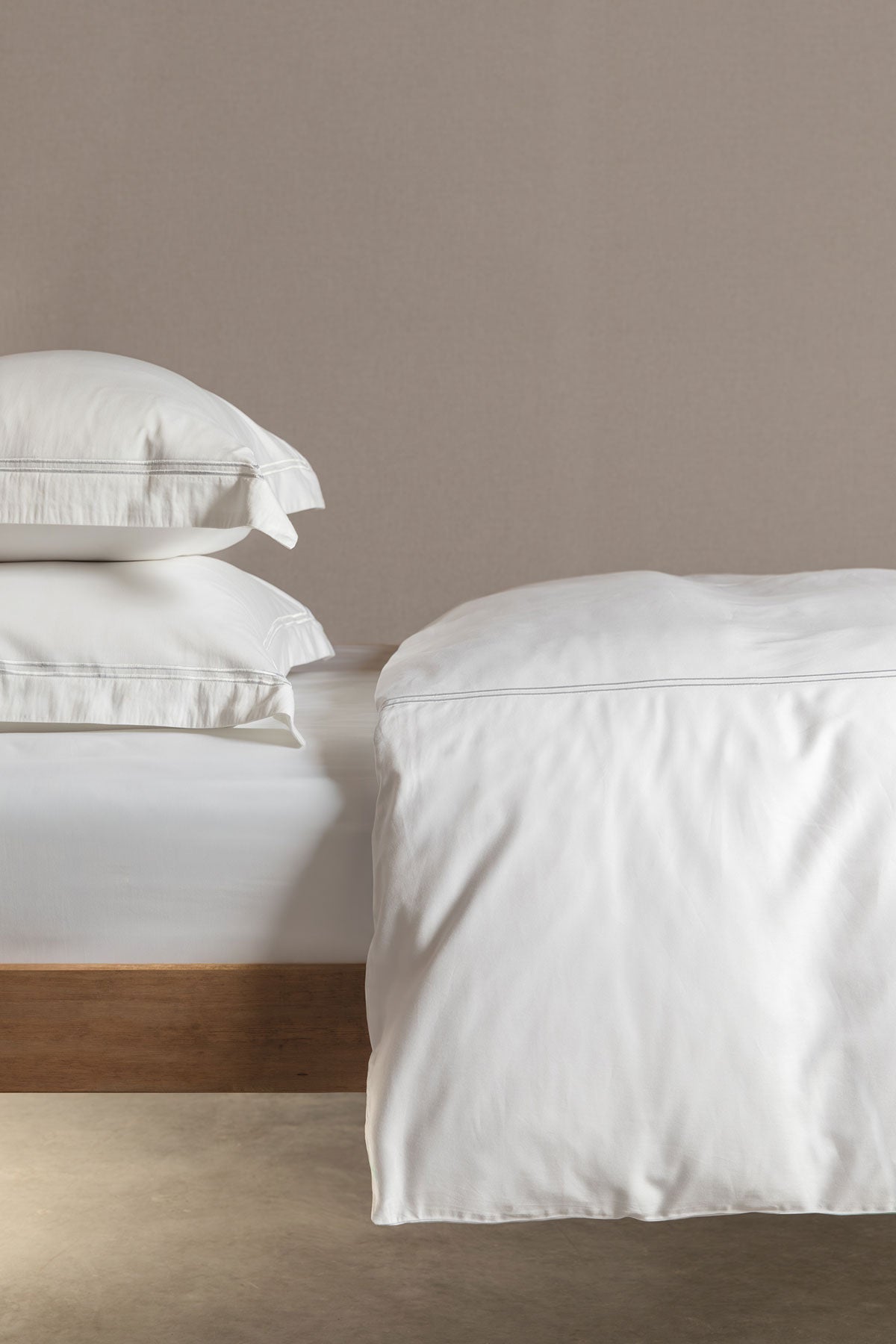 Luxury White 2 Row Cord 400TC Bedding by Beaumont & Brown