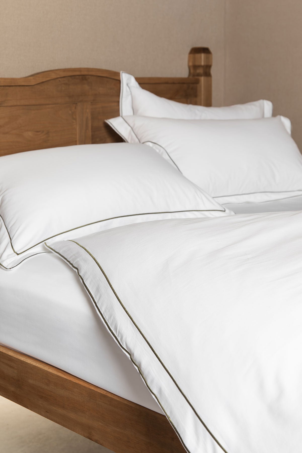 Woodland Green Framed Edged Bedding by Beaumont & Brown