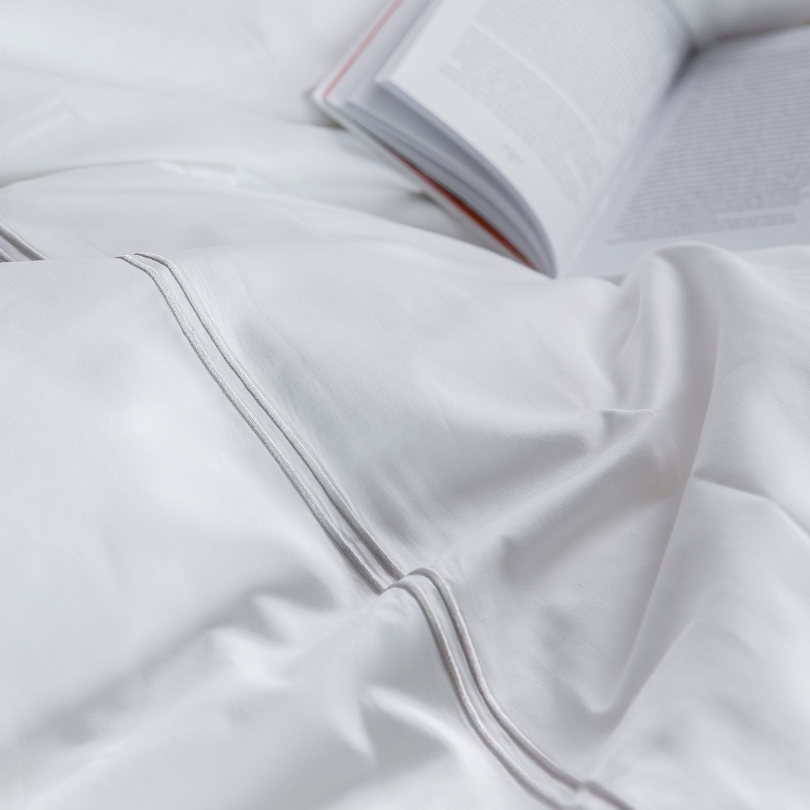 Grey Cross Border 400TC Duvet Cover detail