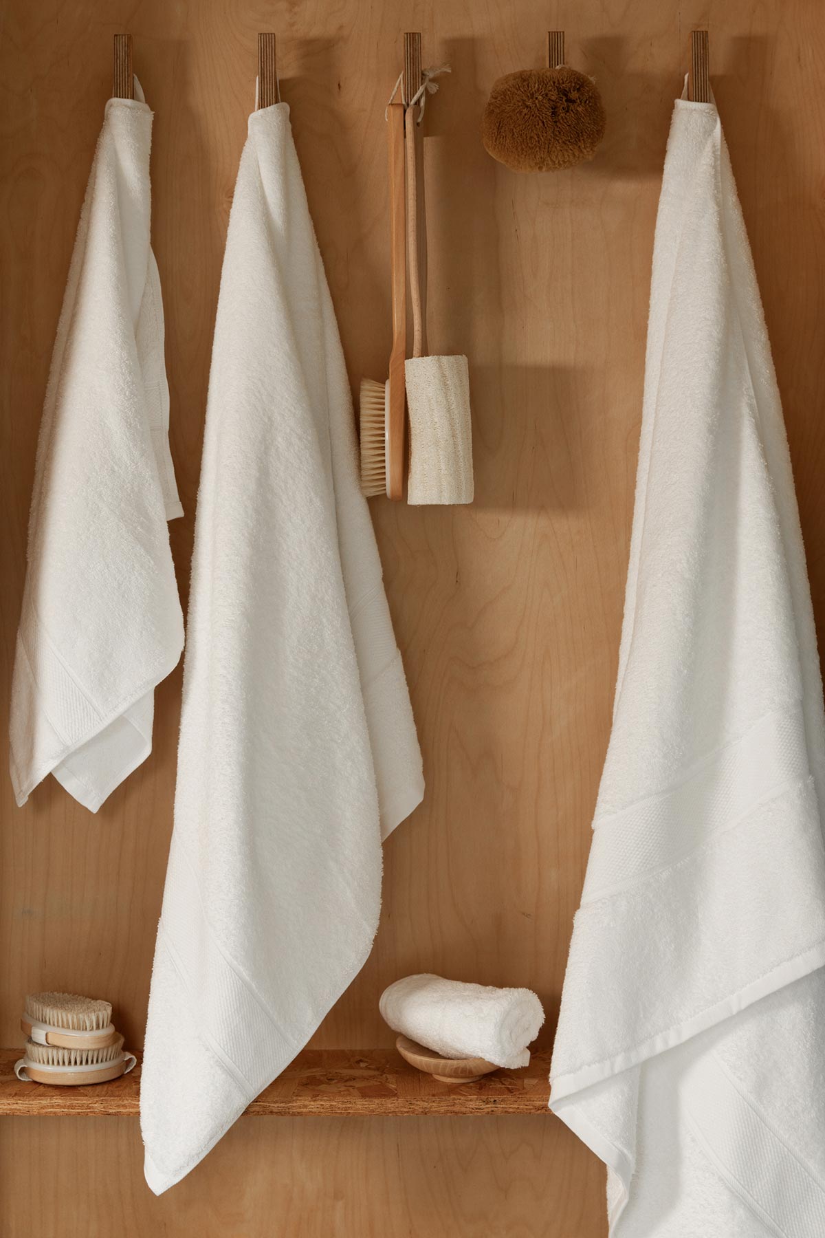 Pure White 650gsm Towels by Beaumont & Brown