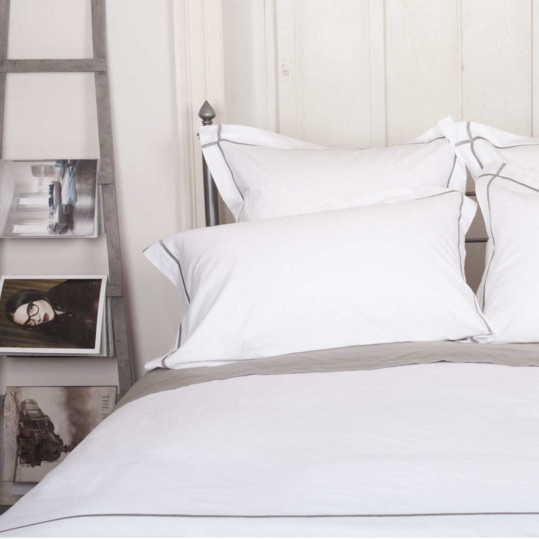 Grey Cross Border 400TC Duvet Cover.